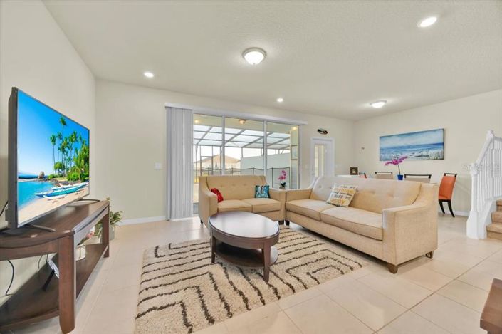 Image No.11-5 Bed Townhouse for sale