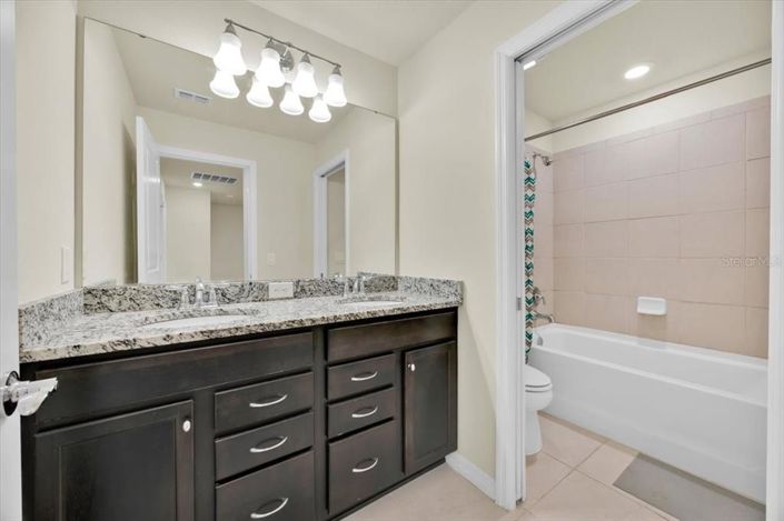 Image No.22-5 Bed Townhouse for sale