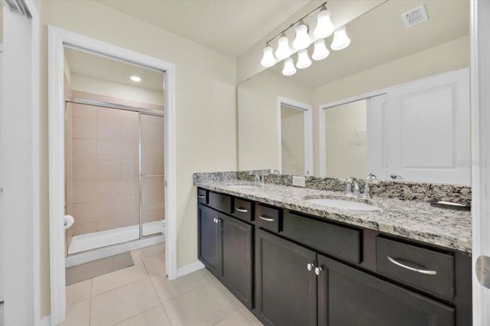 Image No.29-5 Bed Townhouse for sale