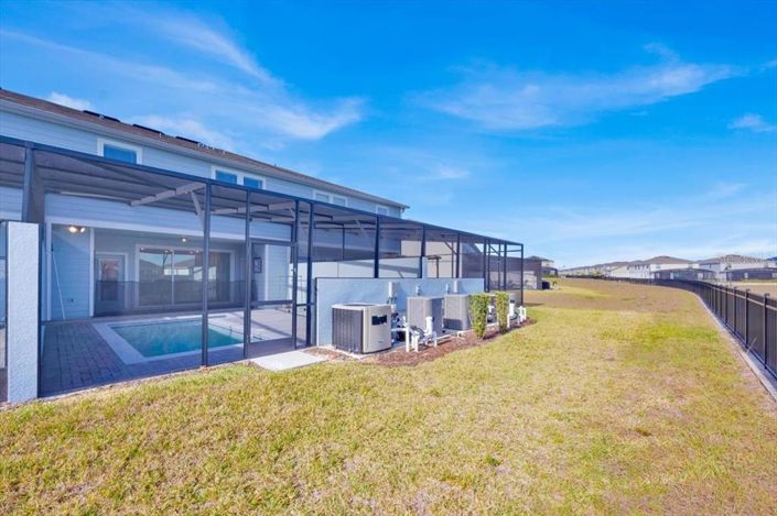 Image No.37-5 Bed Townhouse for sale