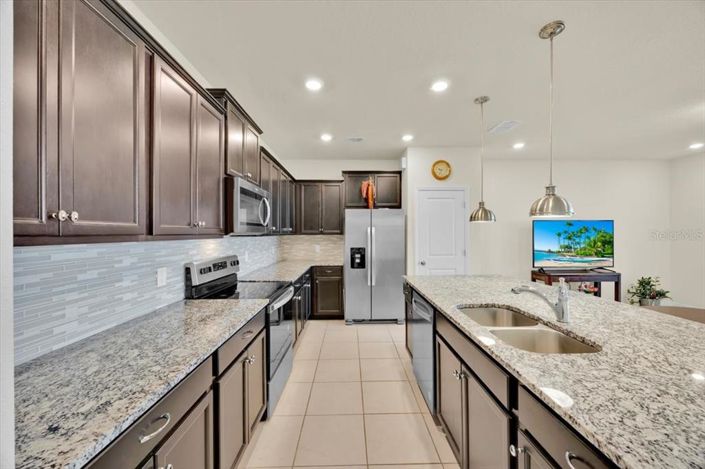 Image No.8-5 Bed Townhouse for sale