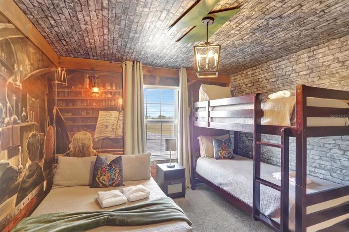 Image No.12-4 Bed Townhouse for sale