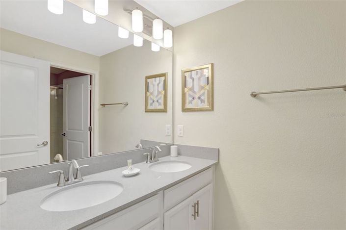 Image No.19-4 Bed Townhouse for sale