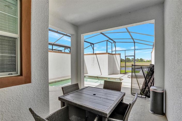 Image No.23-4 Bed Townhouse for sale