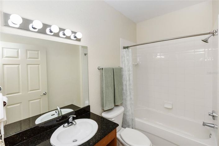 Image No.10-3 Bed Property for sale