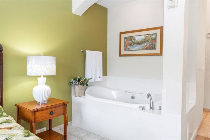 Image No.14-3 Bed Property for sale