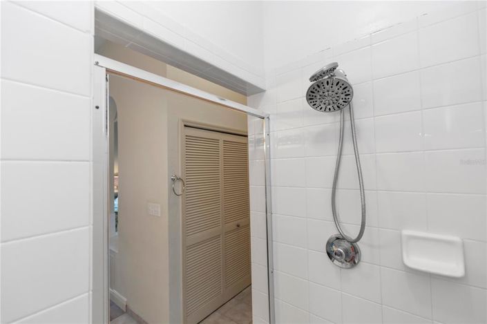 Image No.17-3 Bed Property for sale