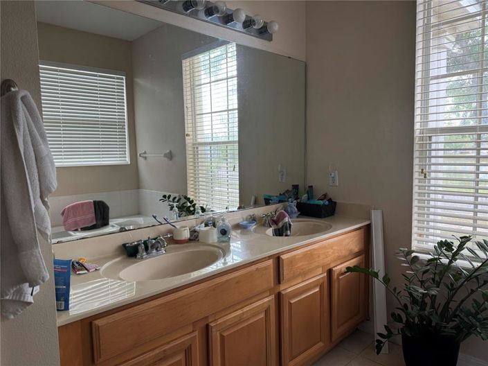 Image No.21-4 Bed Property for sale