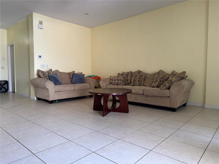 Image No.6-4 Bed Property for sale