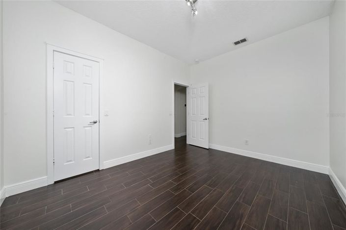 Image No.27-4 Bed Property for sale