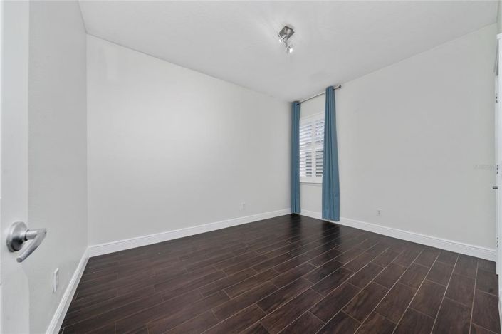 Image No.28-4 Bed Property for sale