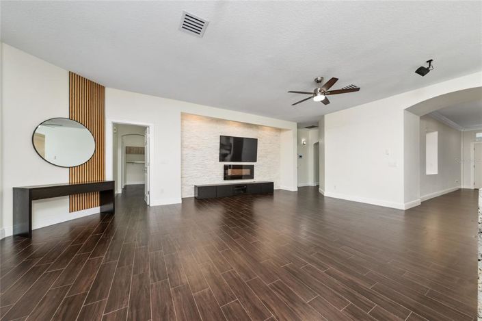 Image No.6-4 Bed Property for sale