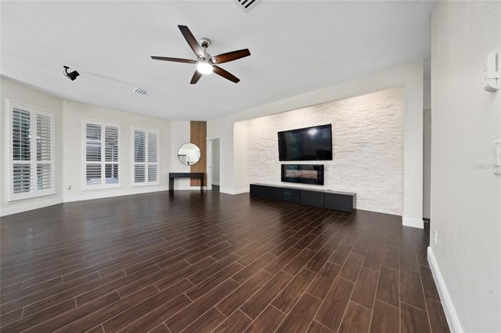 Image No.7-4 Bed Property for sale