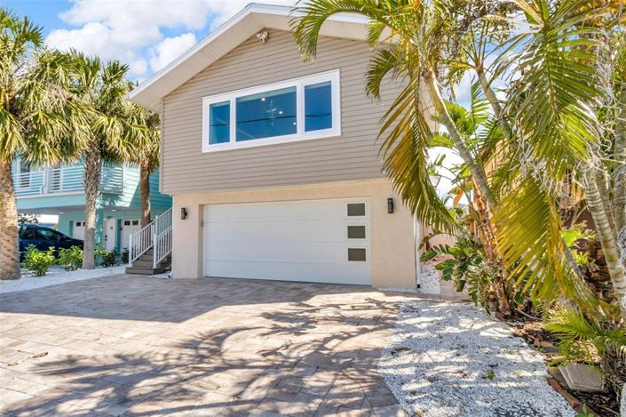 Image No.82-3 Bed Property for sale