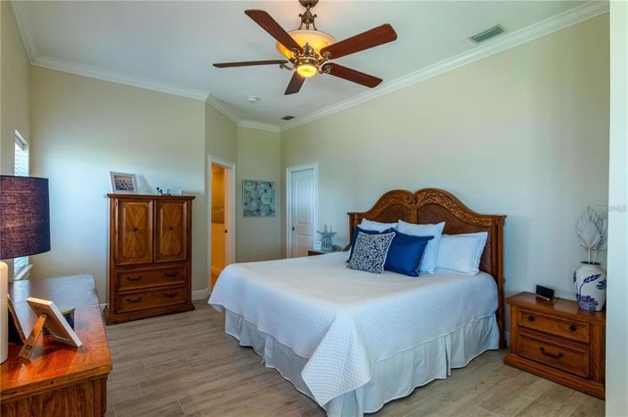 Image No.25-4 Bed Property for sale