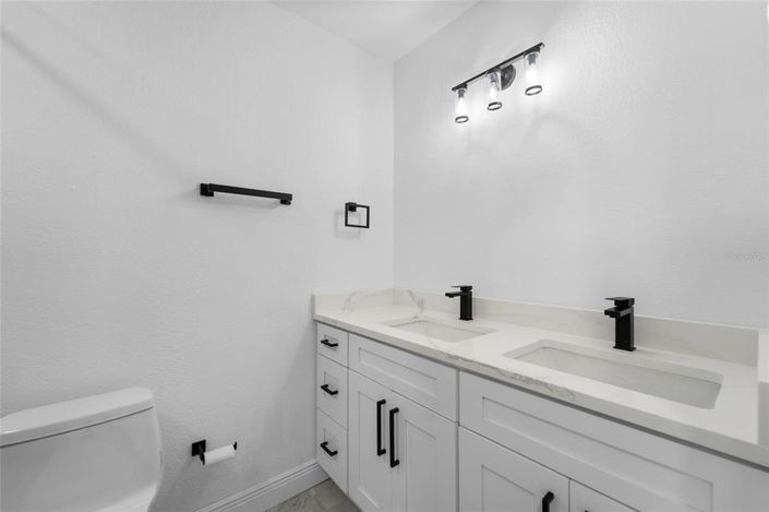 Image No.15-4 Bed Property for sale