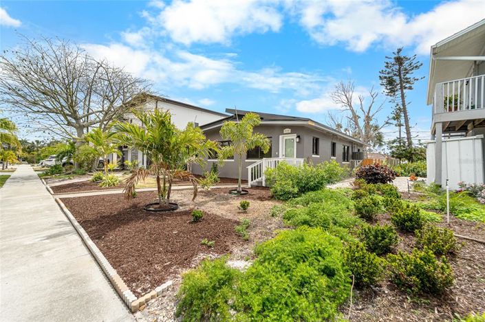 Image No.2-4 Bed Property for sale