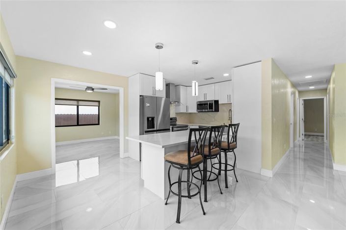 Image No.8-4 Bed Property for sale