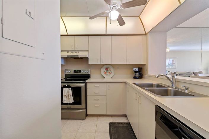 Image No.13-2 Bed Property for sale