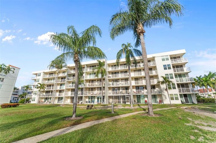 Image No.26-2 Bed Property for sale