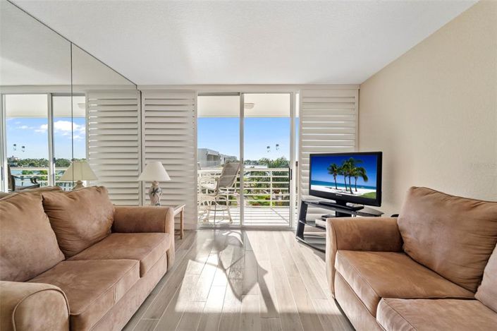 Image No.8-2 Bed Property for sale