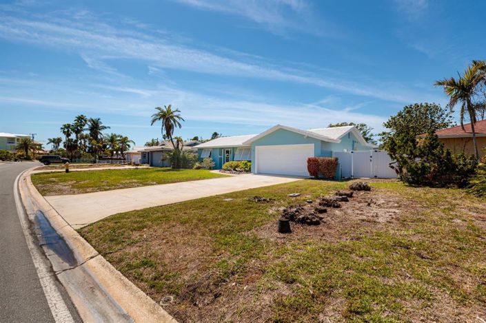 Image No.8-3 Bed Property for sale