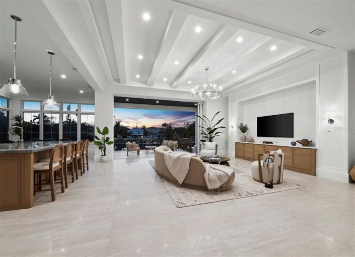 Image No.12-4 Bed Property for sale