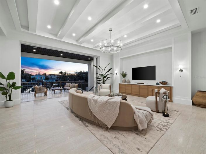 Image No.14-4 Bed Property for sale