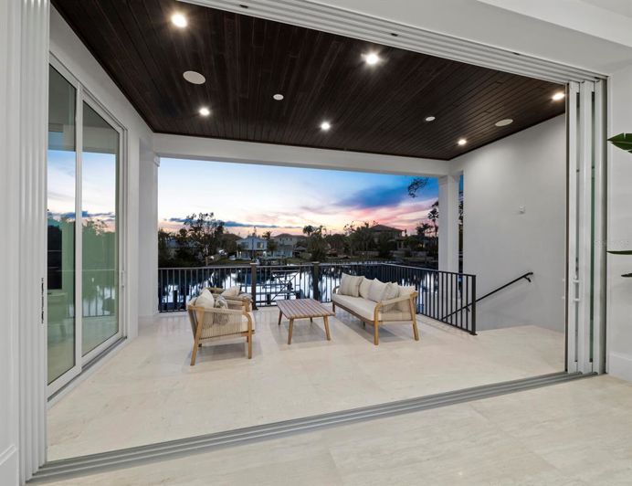 Image No.18-4 Bed Property for sale