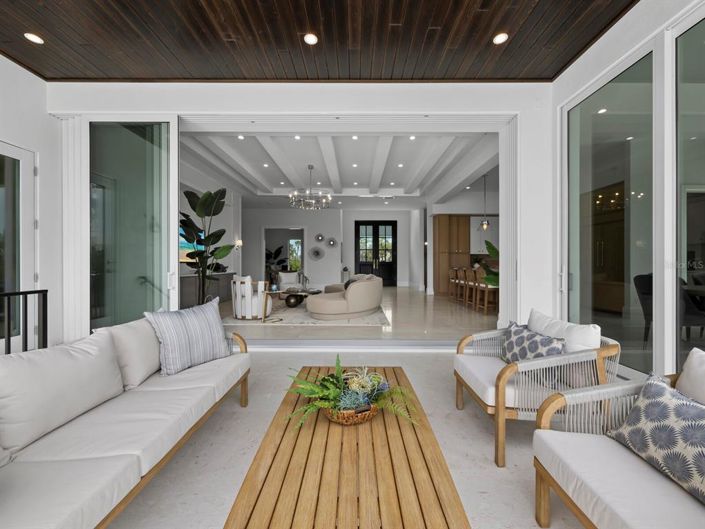 Image No.24-4 Bed Property for sale