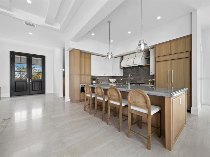 Image No.25-4 Bed Property for sale