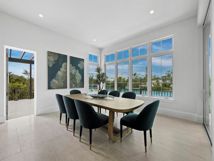 Image No.32-4 Bed Property for sale