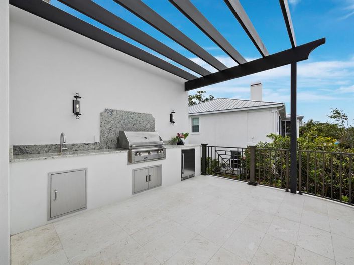 Image No.33-4 Bed Property for sale