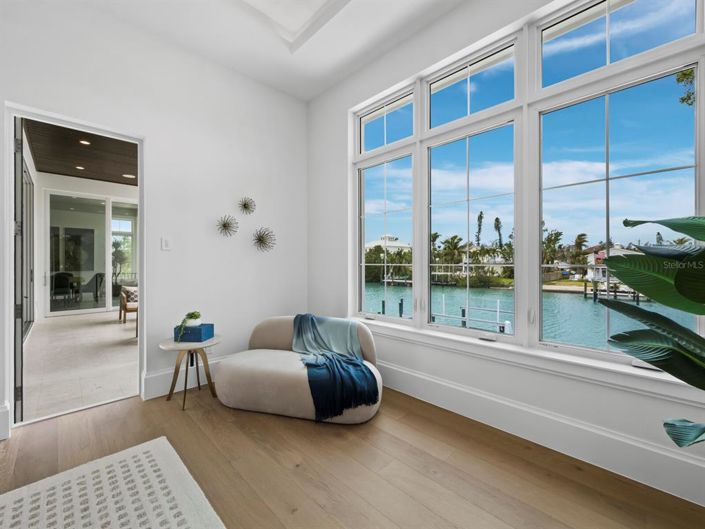 Image No.41-4 Bed Property for sale