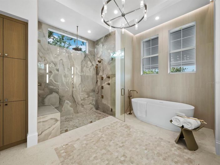 Image No.44-4 Bed Property for sale