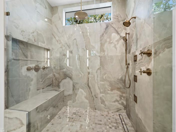 Image No.46-4 Bed Property for sale