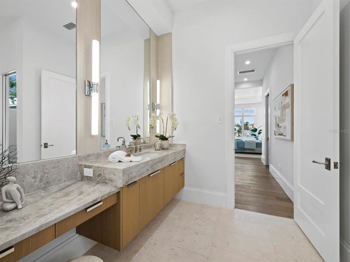 Image No.47-4 Bed Property for sale