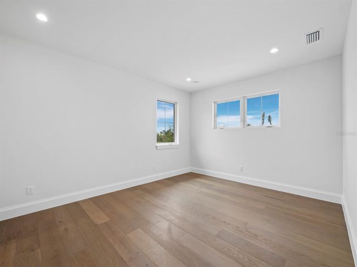 Image No.54-4 Bed Property for sale