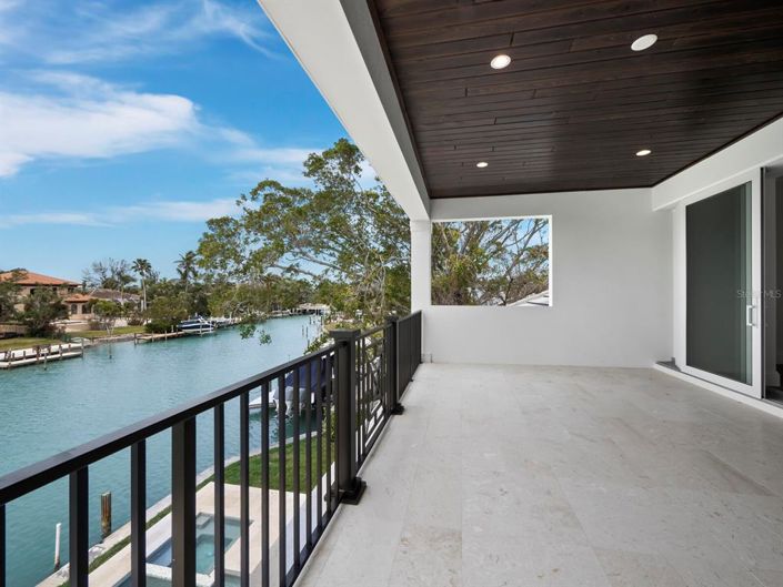 Image No.70-4 Bed Property for sale