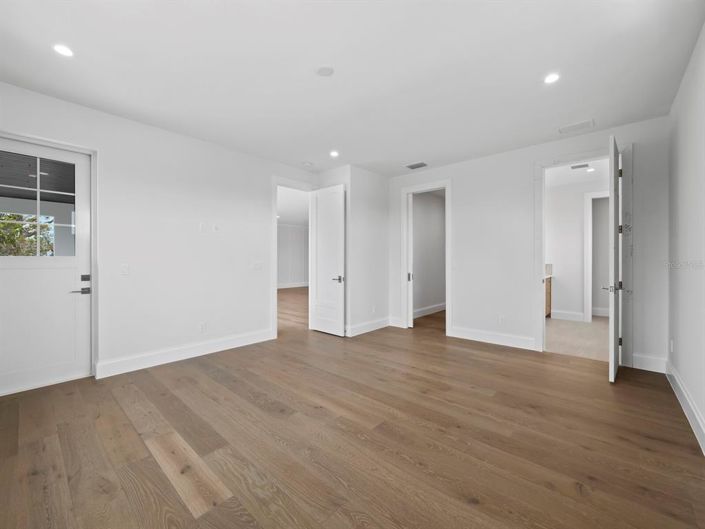 Image No.74-4 Bed Property for sale