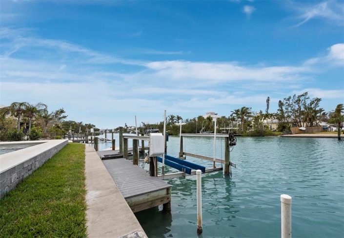 Image No.83-4 Bed Property for sale