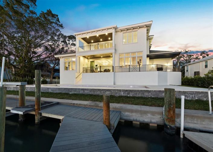 Image No.85-4 Bed Property for sale