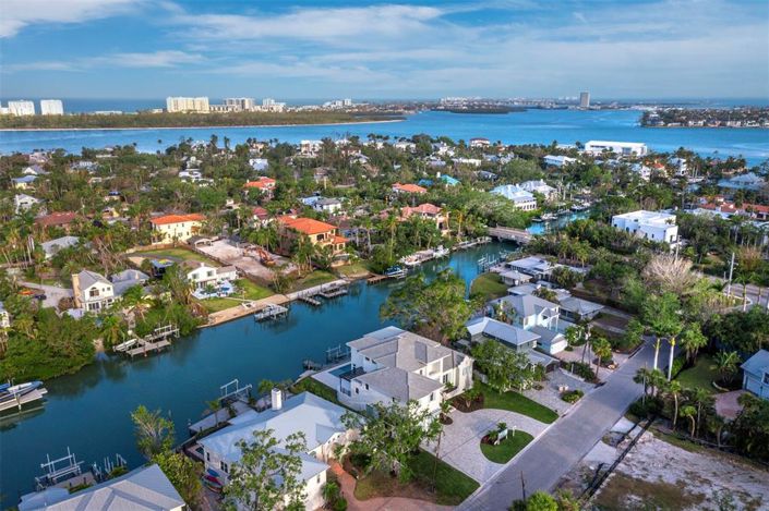 Image No.94-4 Bed Property for sale