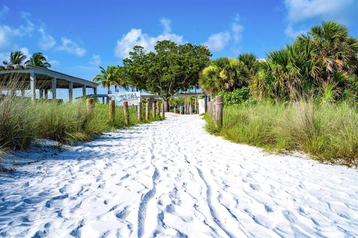 Image No.53-5 Bed Property for sale