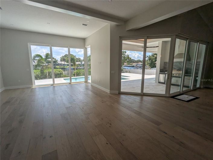 Image No.11-Propriété de 4 chambres à vendre à Sarasota