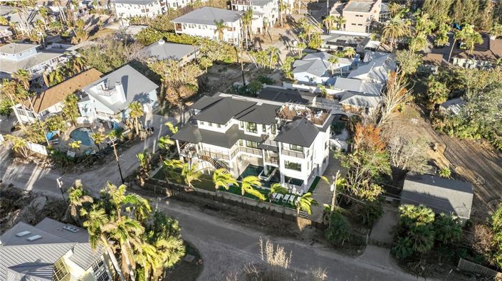 Image No.52-8 Bed Property for sale