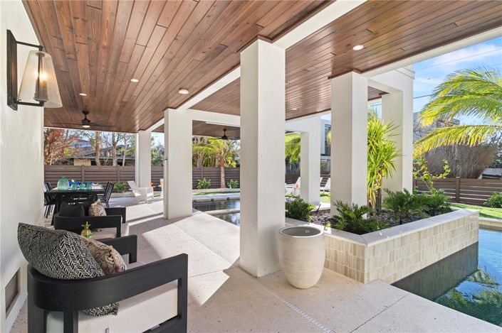 Image No.53-8 Bed Property for sale