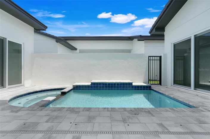 Image No.10-3 Bed Property for sale