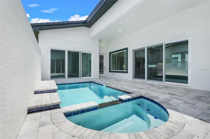 Image No.11-3 Bed Property for sale