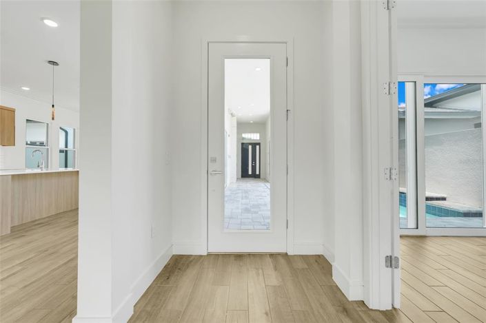 Image No.22-3 Bed Property for sale